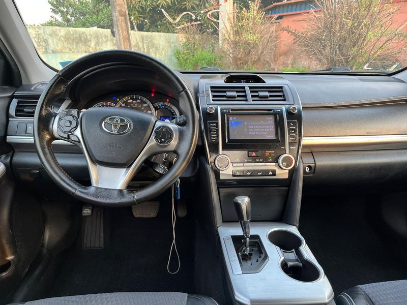 Thumbnail 3 of 2012 Toyota Camry SE